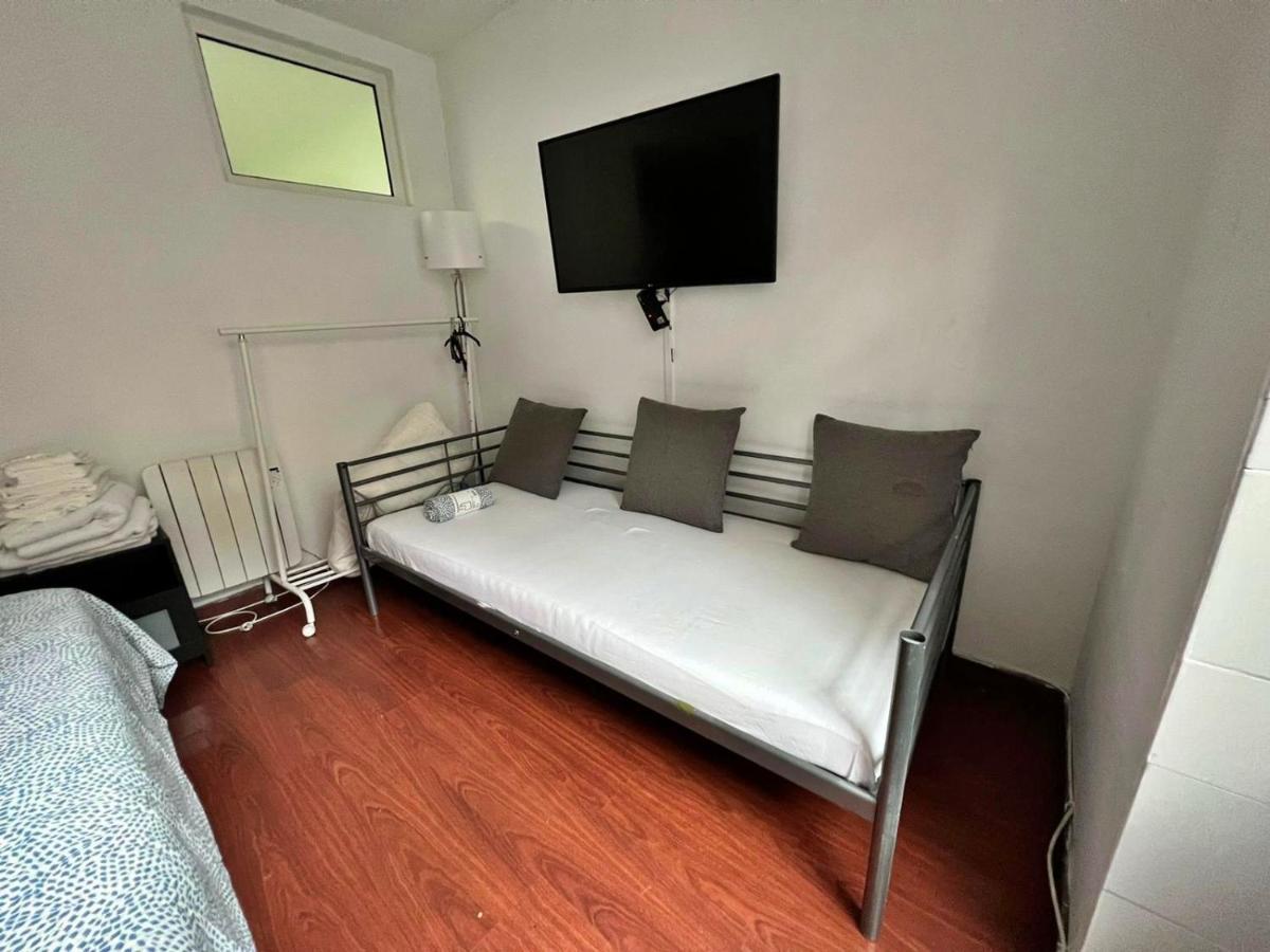 Room In Queluz 11 Minutes From Lisbon Luaran gambar