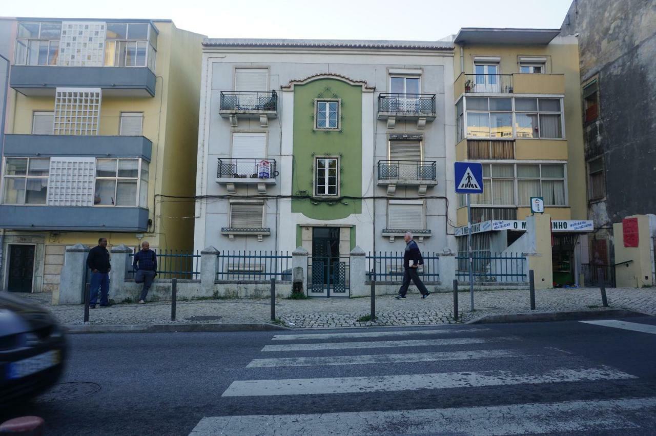 Room In Queluz 11 Minutes From Lisbon Luaran gambar