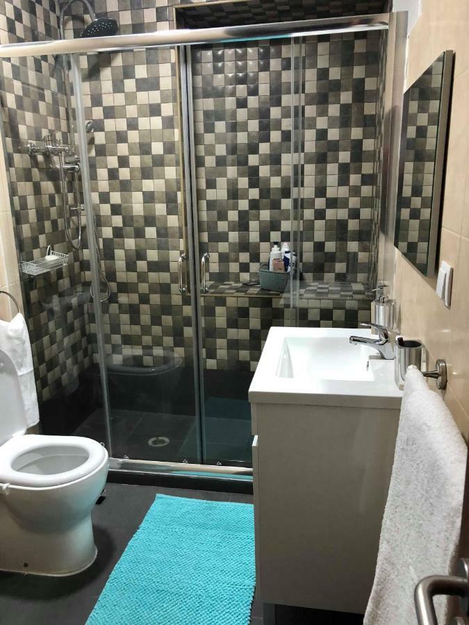 Room In Queluz 11 Minutes From Lisbon Luaran gambar
